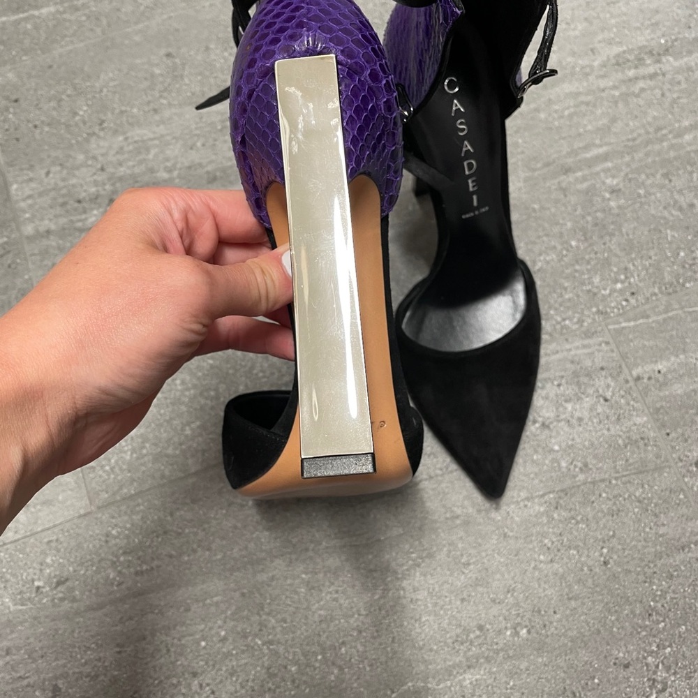 Shoes - Picture 3 of 4